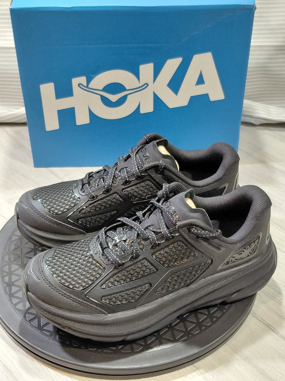NEW HOKA Womens Clifton One 9 Carbon Triple Black Running Shoes SIZE WOMENS 6.5